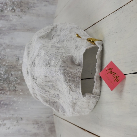 COPY - - Miss to Mrs white lace adjustable cap - Picture 3 of 6